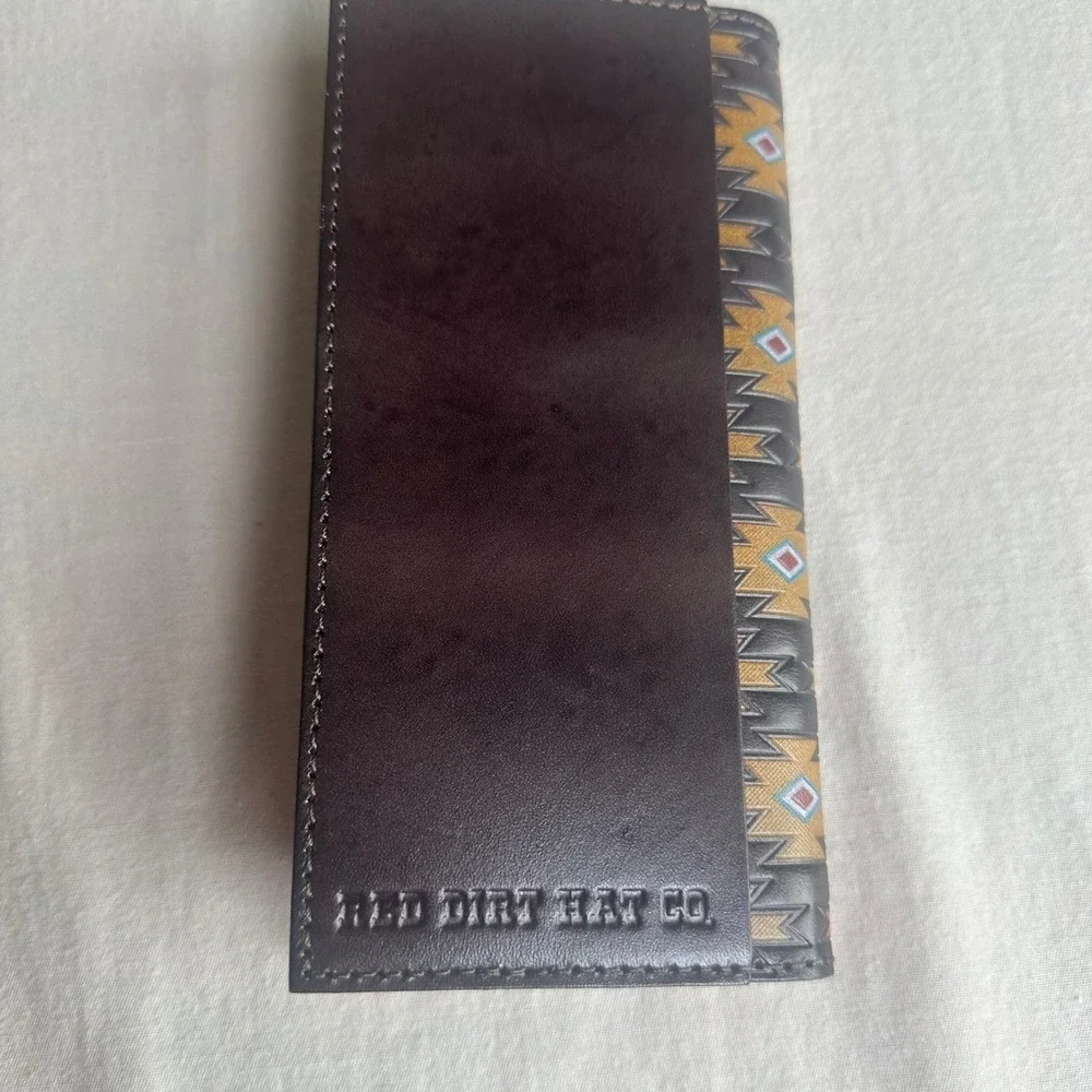 Red Dirt Hat Co Men Rodeo Wallet Genuine Leather Southwestern Pattern 23111876W5